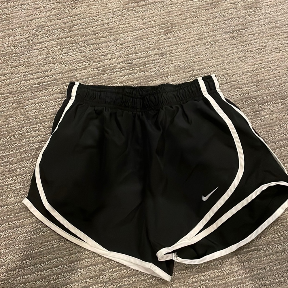 Women’s Nike shorts— SOLD